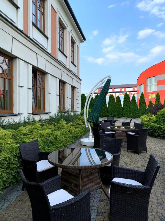 Rezydencja Pod Zegarem Trzebinia  Exteriör bild