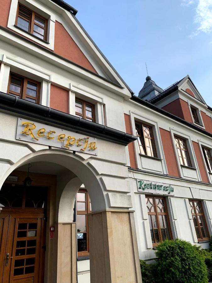 Rezydencja Pod Zegarem Trzebinia  Exteriör bild